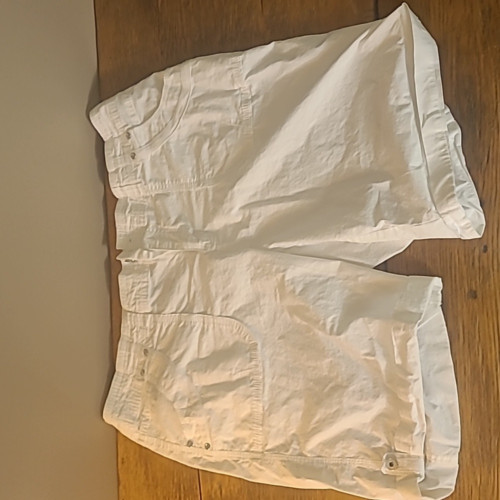 Inc What shorts With ronstone accent 16W